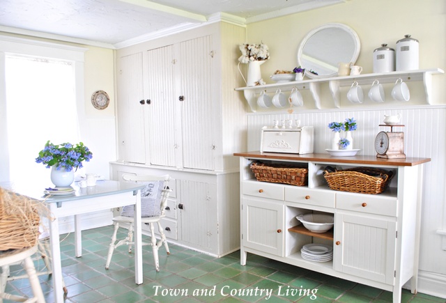 Town and Country Living Kitchen