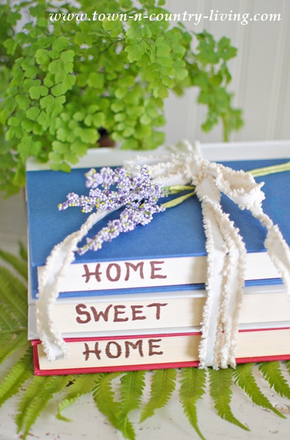 How to stencil words on books via www.town-n-country-living.com