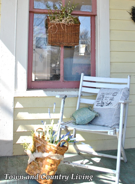 Shabby White Porch Chair
