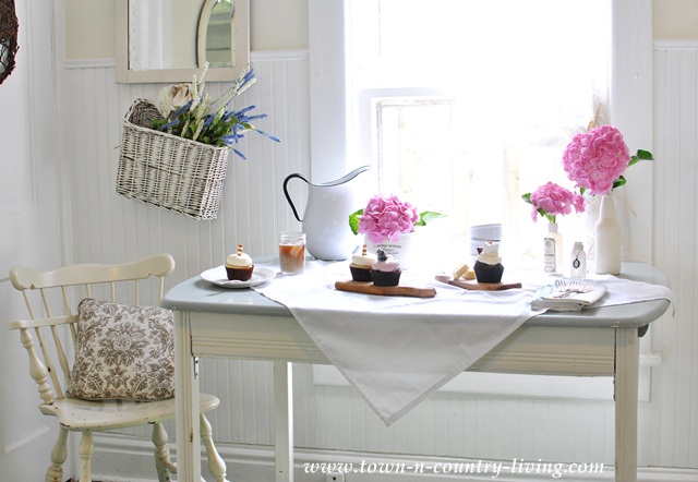 Summer Inspiration Decor in the Kitchen - Town and Country Living