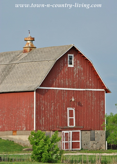 Rustic Red Barn at Leroy Oakes Forest Preserve
