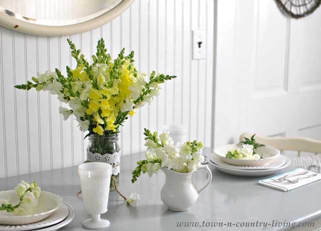 Snapdragons from the Farm Market via Town and Country Living