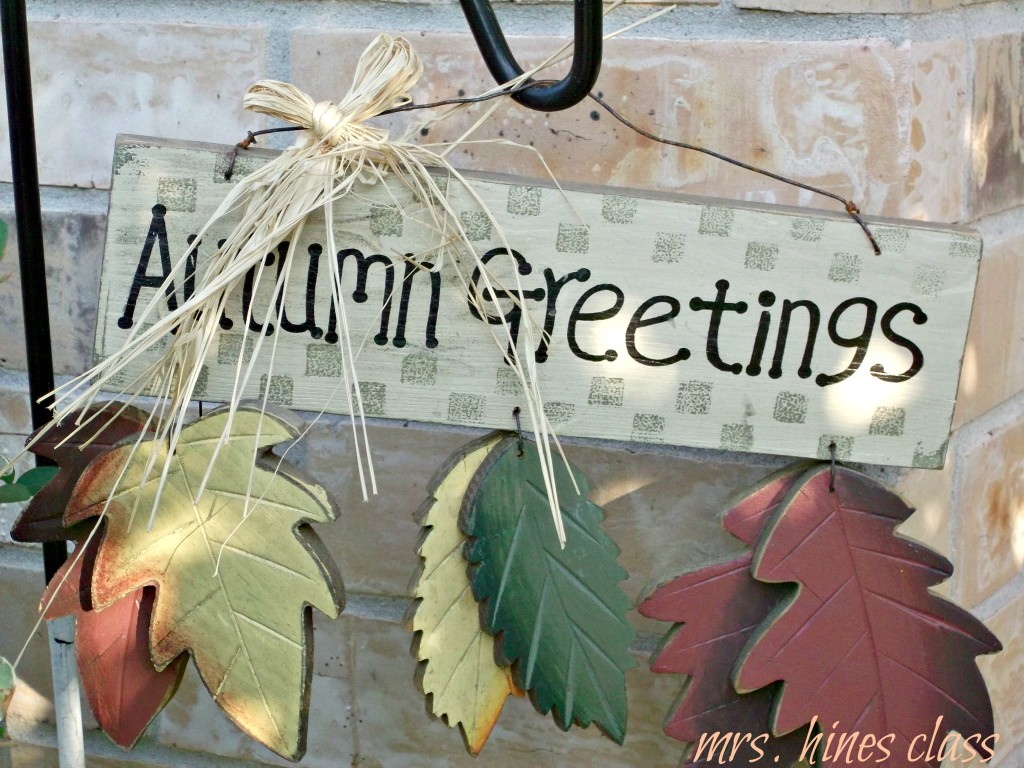 Autumn Sign by Mrs Hines Class via www.mrshinesclass.com