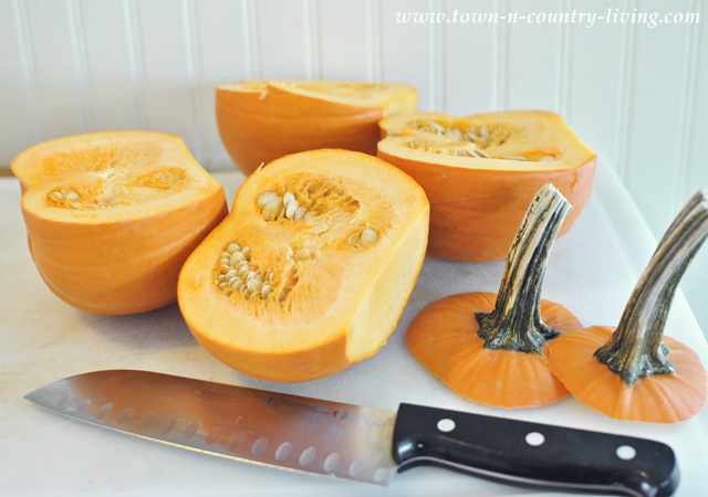 Making pumpkin bread with oatmeal streusel topping via Town and Country Living