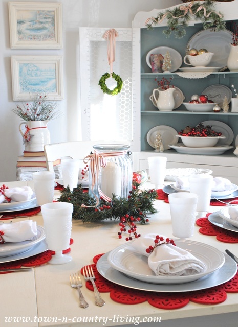 Red and White Christmas Dining Room