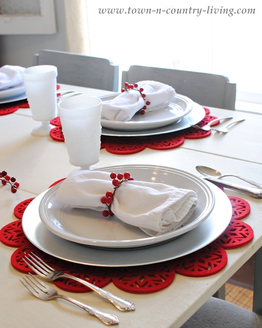 Red and White Christmas Table Setting