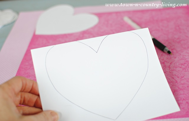 How to create paper hearts for a Valentine banner