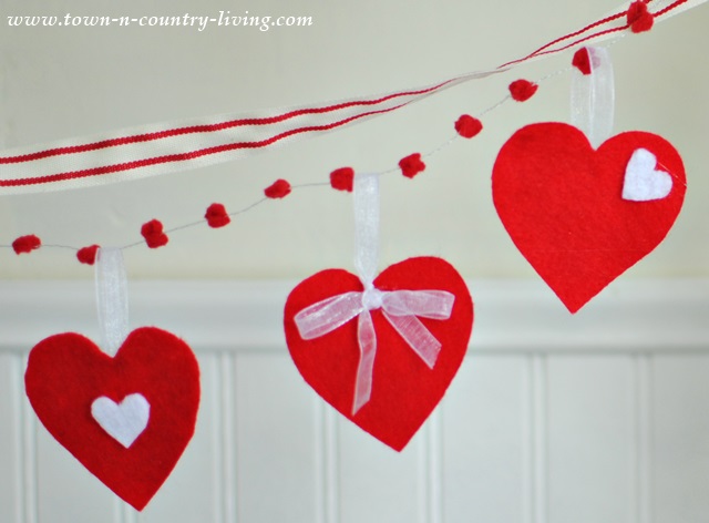 How to Make a Felt Valentine's Banner