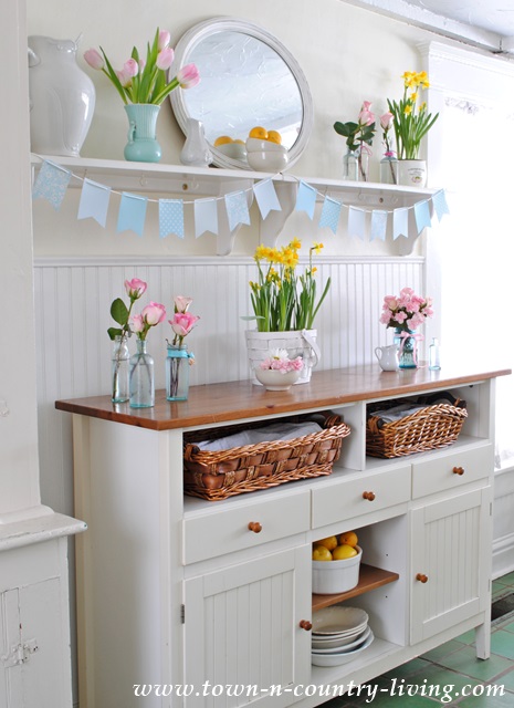 Spring Decorating in the Kitchen
