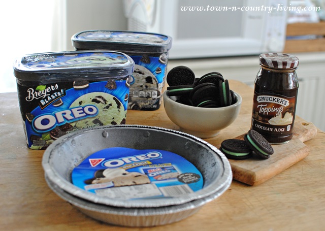Ingredients for Oreo Cookie Ice Cream Pie