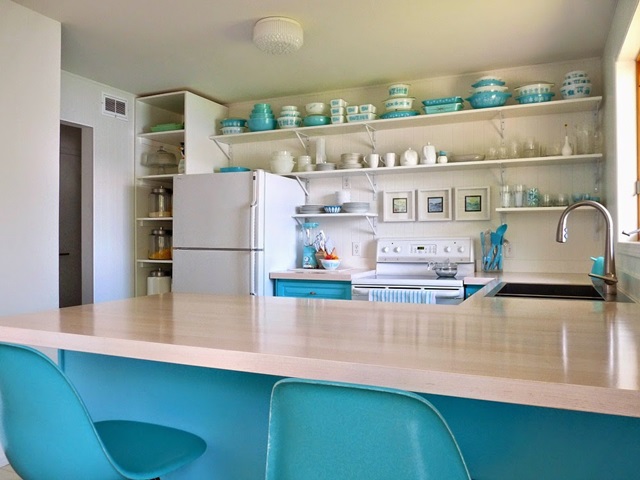 Colorful Turquoise and White Kitchen Makeover at Dans Le Townhouse