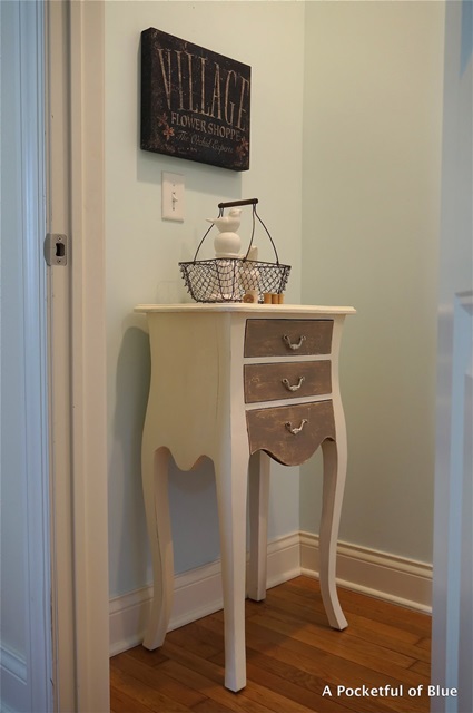 Side Table Painted with Annie Sloan Chalk Paint