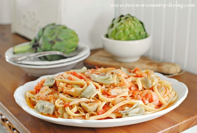 Fettuccine with Artichokes and Tomatoes