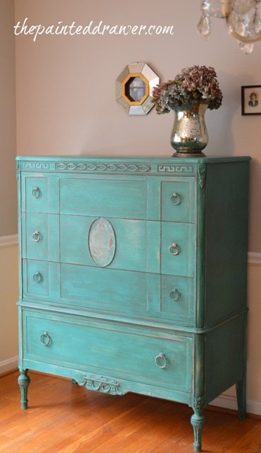DIY Home Decor. Painted Vintage Dresser in Annie Sloan Chalk Paint.