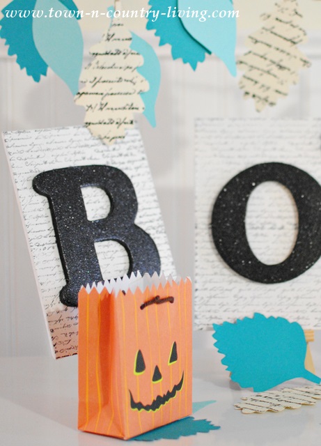 How to Make a Boo Sign for Halloween