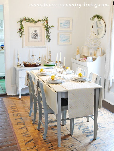 Farmhouse Dining Room Decorated for Christmas