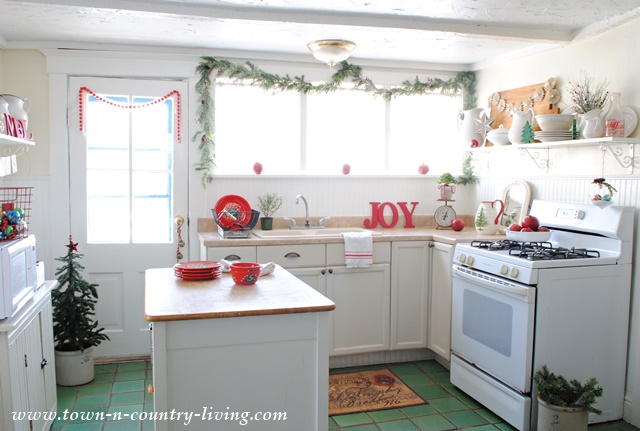Farmhouse Kitchen decorated in red and white for Christmas
