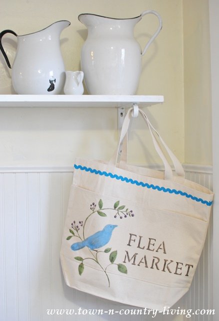 DIY Stenciled Canvas Bag. I've now got something to carry vintage finds from the flea market!
