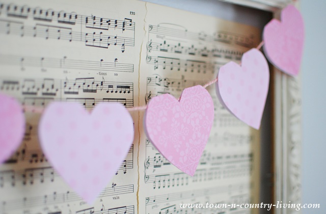 How to make a paper heart banner