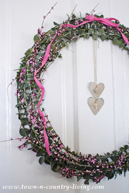 DIY Eucalyptus Wreath will leave your home smelling wonderful!