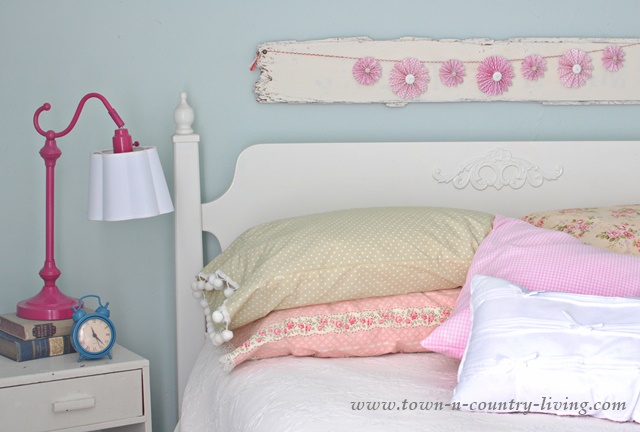See how to make your own vintage style pillow cases. No pattern needed!