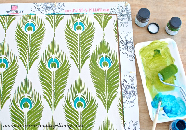 How to stencil a pillow with the Paint-a-Pillow kit