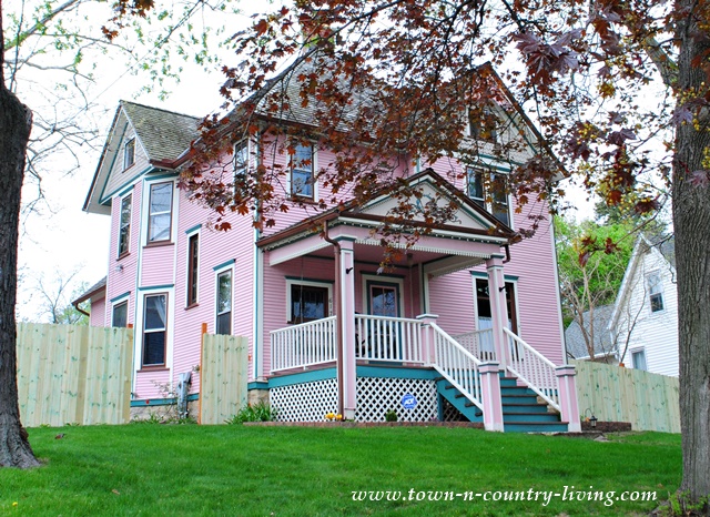 Pink Victorian Home in St. Charles, Illinois