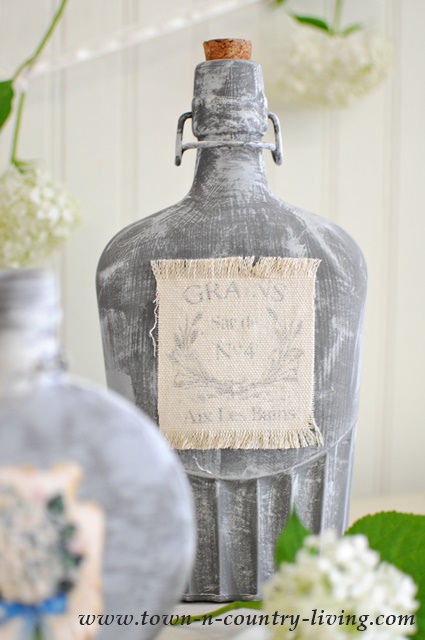 How to decorate unused glass bottles