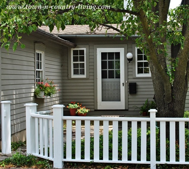 Creating Curb Appeal with a Simple Fence
