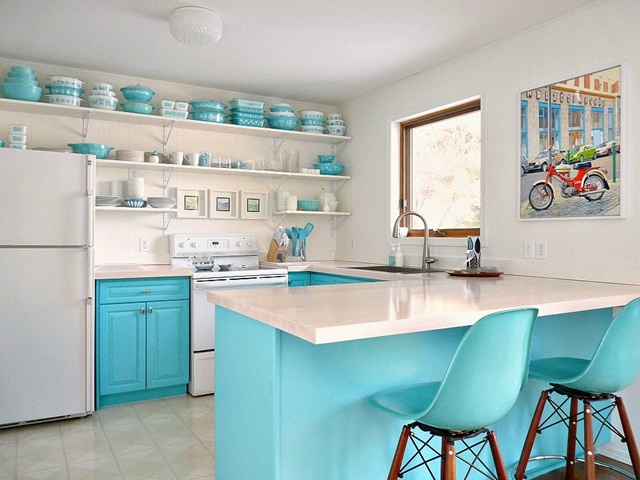 Cottage Style Kitchen in Turquoise and White