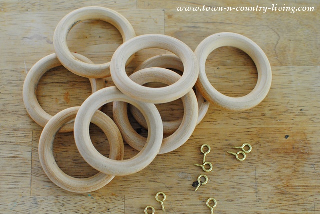How to turn curtain rings into candleholders